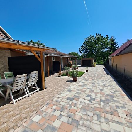 Fonyód Vivien Apartman מראה חיצוני תמונה