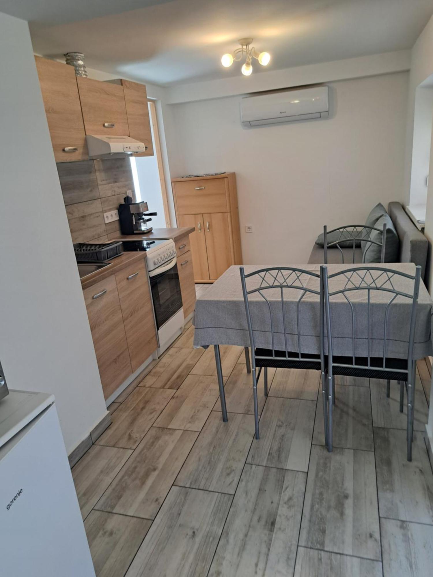 Fonyód Vivien Apartman מראה חיצוני תמונה