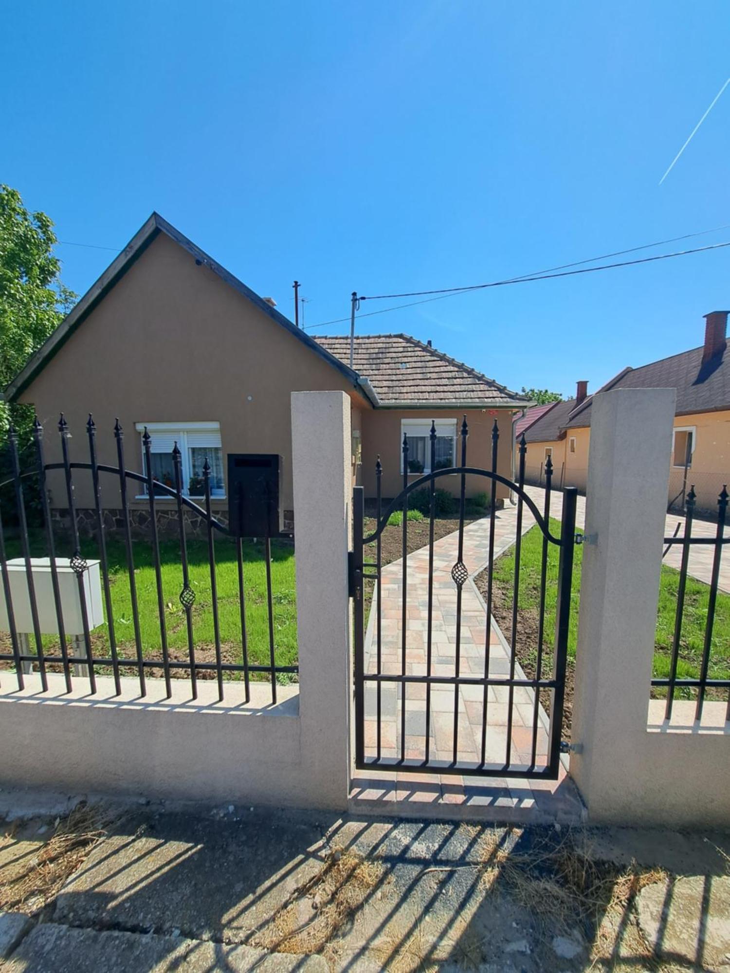 Fonyód Vivien Apartman מראה חיצוני תמונה