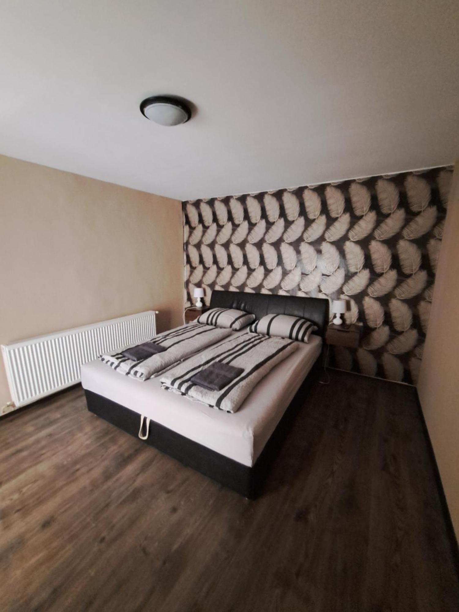 Fonyód Vivien Apartman מראה חיצוני תמונה